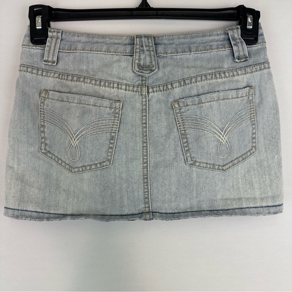 SO Women's Distressed Light Wash Denim Mini Skirt - Picture 2 of 9